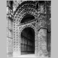 Extérieur, portail sud, près de l'angle sud-ouest, Photo Eugene Lefevre-Pontalis, culture.gouv.jpg